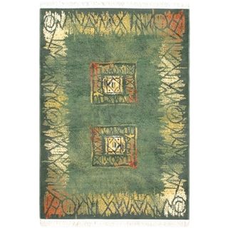 Alicante Green Bordered Abstract Geometric Rug (53 X 74)