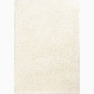 Hand made Ivory/ White Polyester Plush Pile Rug (5x8)