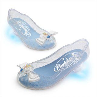 Disney Princess Light Up Cinderella Shoes for Girls size 7/8 Toys & Games