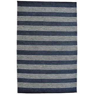 Hand woven Blue Contemporary Tie Die Rug (4 X 6)