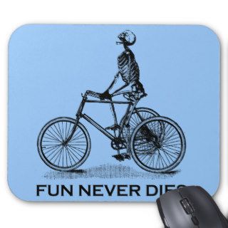 Fun Never Dies   Laughing Cycling Skeleton Mouse Pad