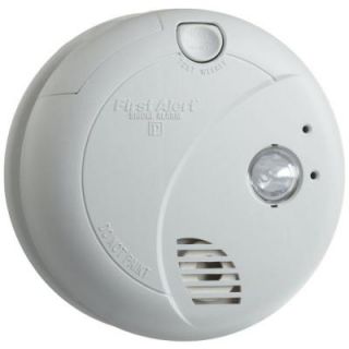 First Alert Hardwired Smoke Alarm with Escape Light 7020B