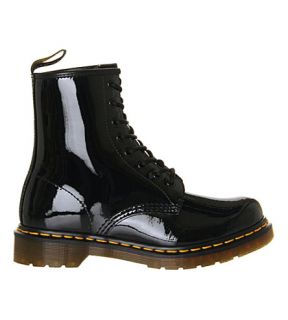DR. MARTENS   1460 8 eye patent leather boots